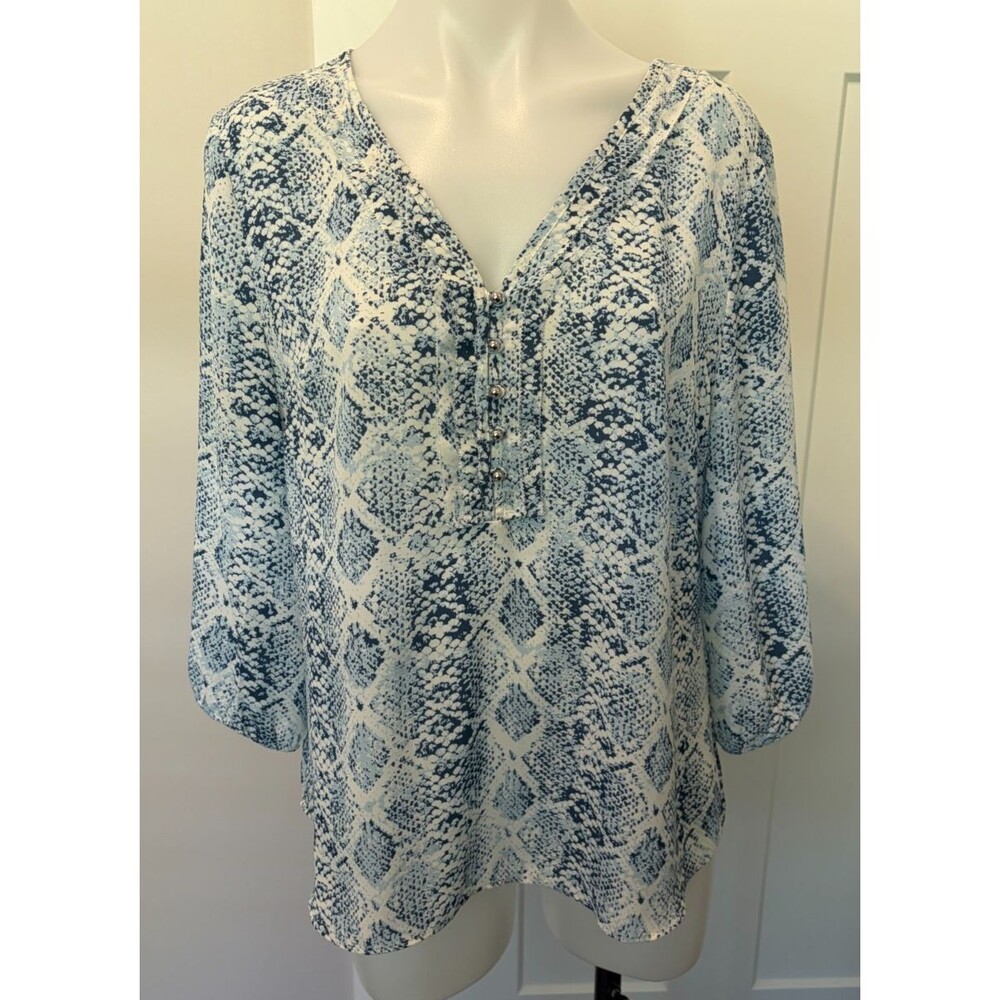 White House Black Market Womens TOP 3/4 Sleeve Blue White Animal Print Size 10